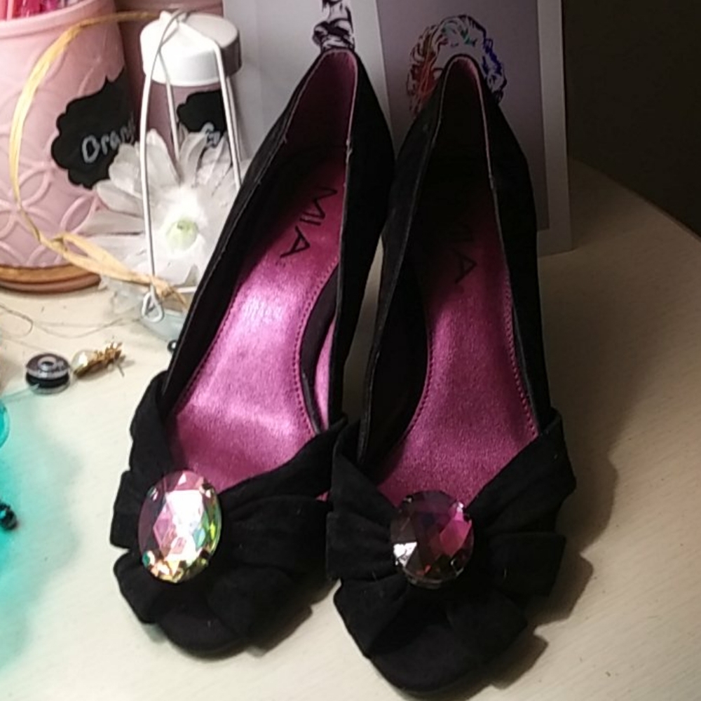MIA heels